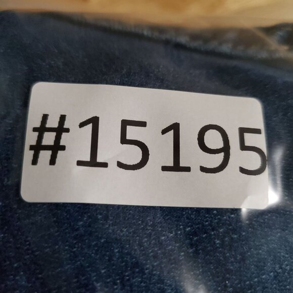 Silver Jeans Womens Size 18 Blue Suki Stretch Denim Mid Rise Capri - Picture 12 of 12